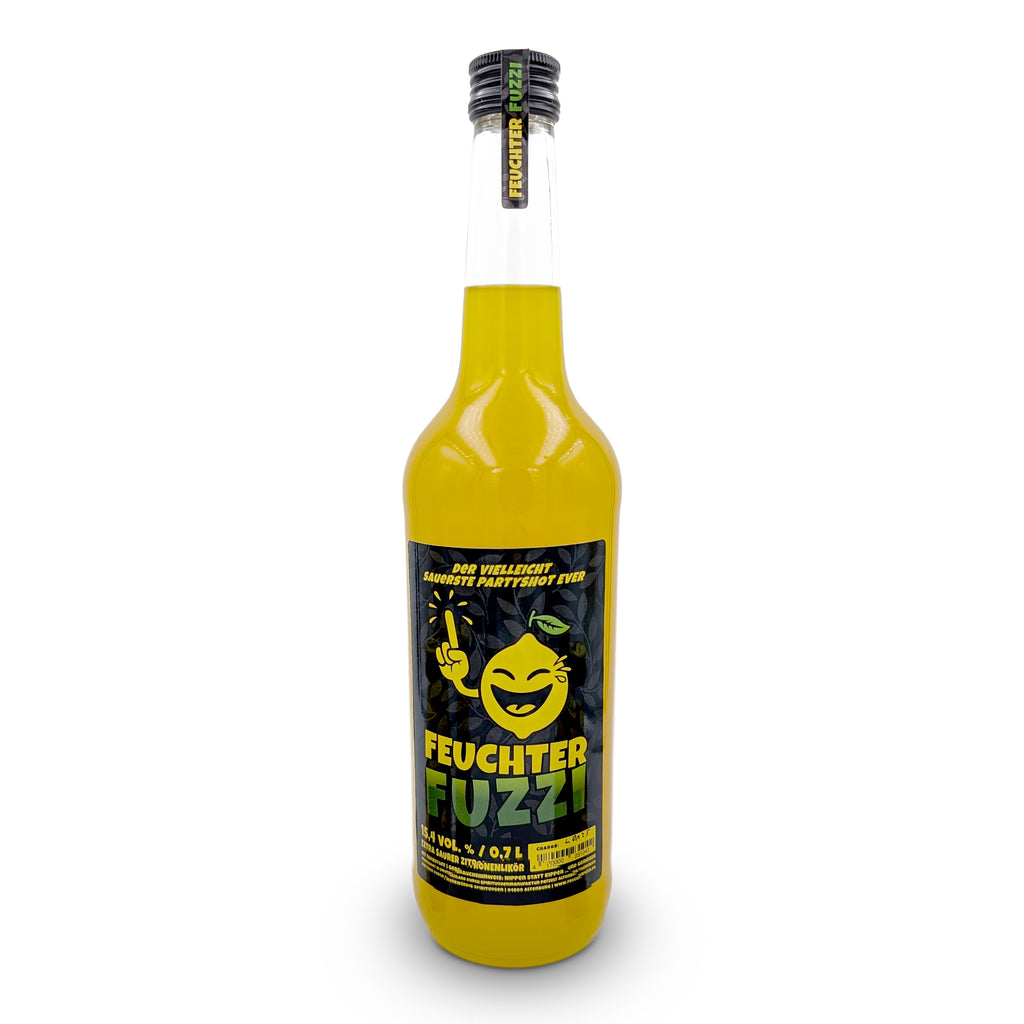 Feuchter Fuzzi 0,7 l, gelbe Flasche mit Zitronen-Logo, freigestellt vor weißem Hintergrund
